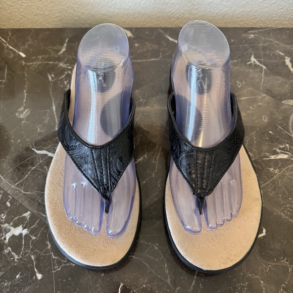 B O C Born Concepts Shoes - BOC Born Cadore Black Thong Flip Flop Sandals Women's Size US 10M Padded Footbed